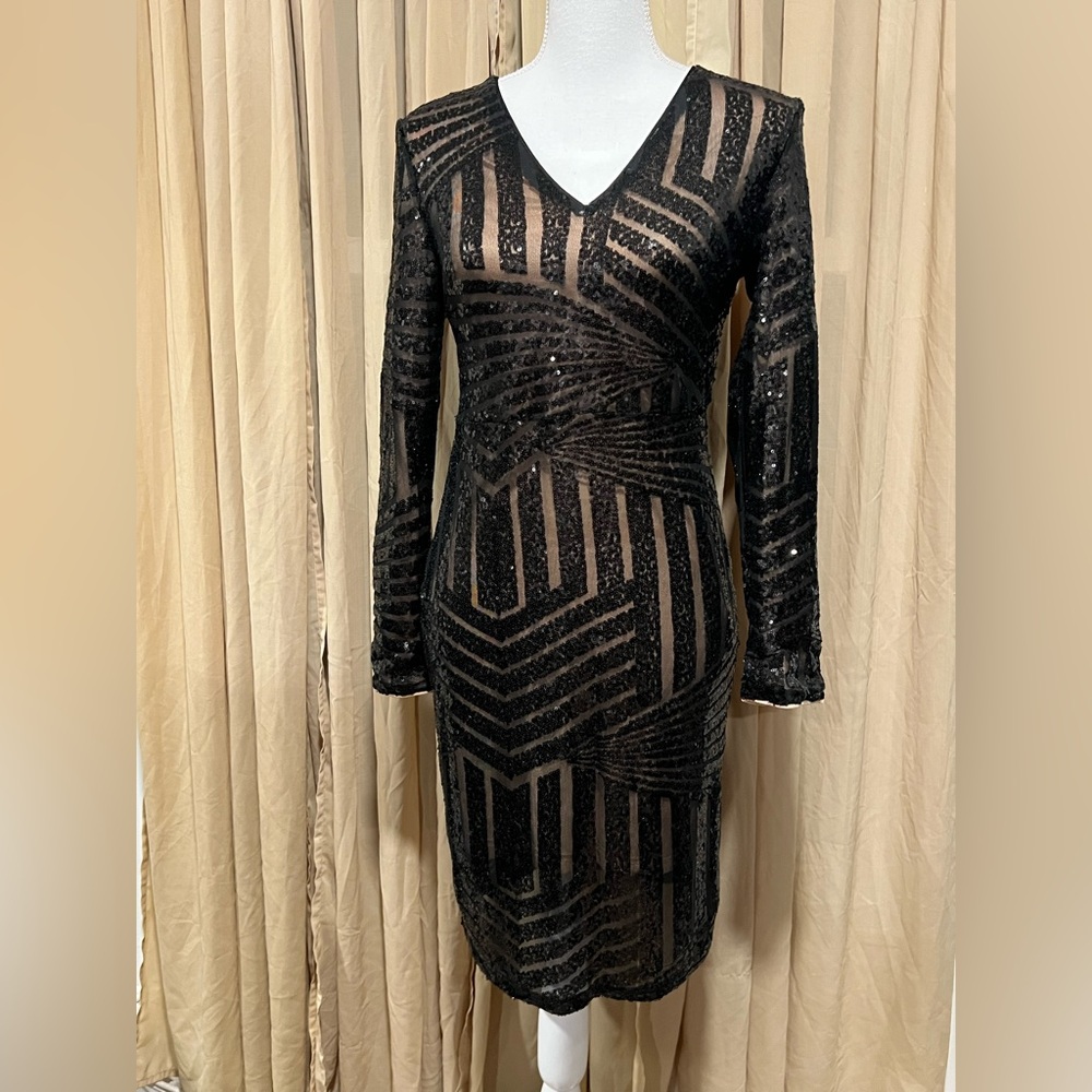 Elegant Black V-neck Long sleeve Bodycon Sequin Dress Size M NWT
